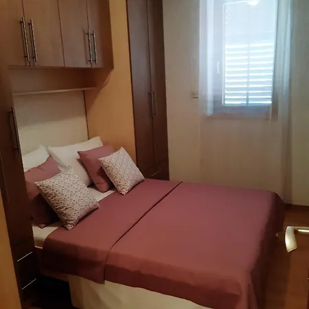 Apartment Fuer 4 Personen Ca 40 Qm In Njivice, Kvarner Bucht Krk Njivice